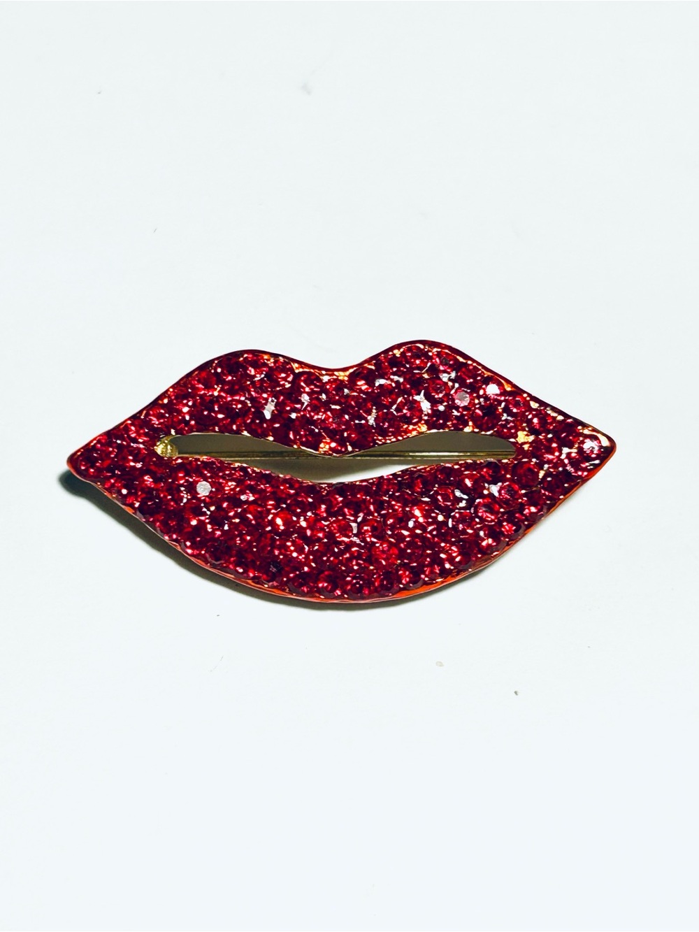 Large‎ Rhinestone Lip Pin Brooch - Red - Picture 4 of 5